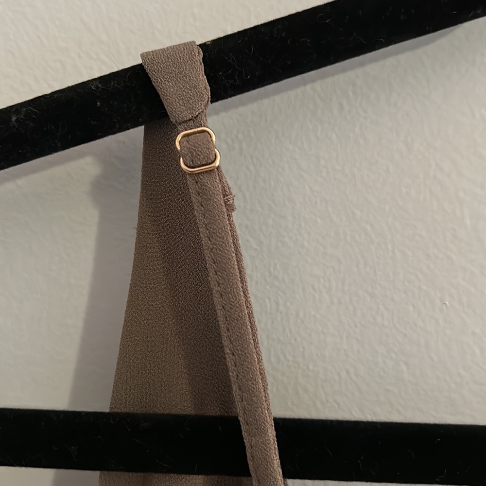 A New Day taupe adjustable strap tank. Size L - Picture 5 of 5